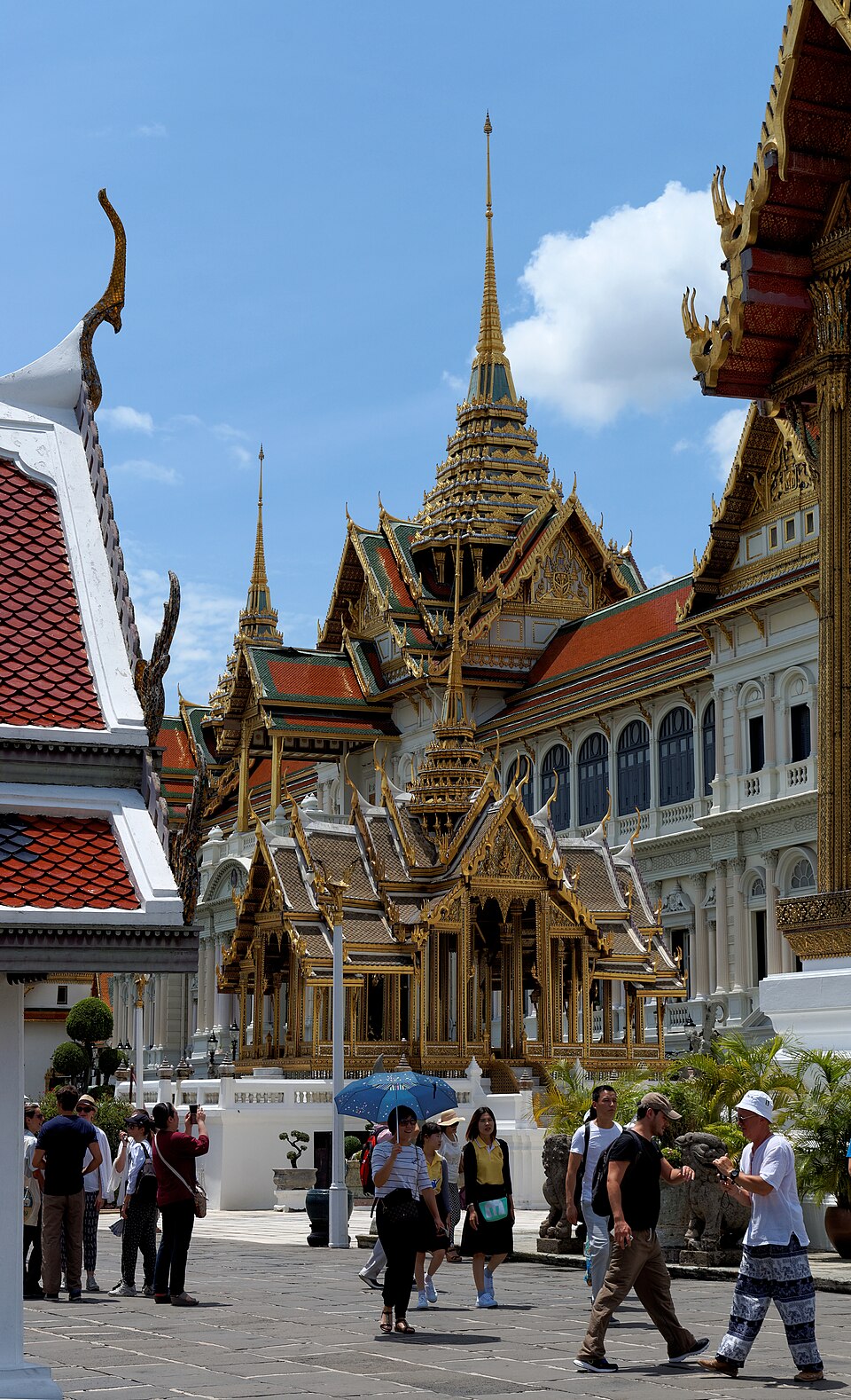 Phra Nakhon accent